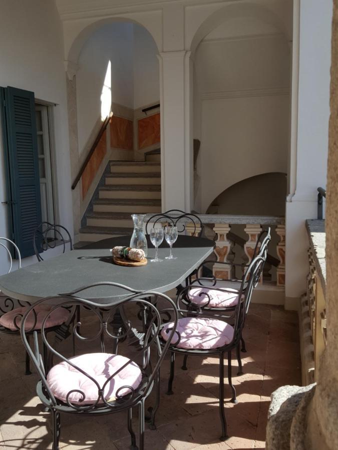 Villa Maghetti - Modernized Flat In Historic Palazzo In The Center Of Luino Exterior photo