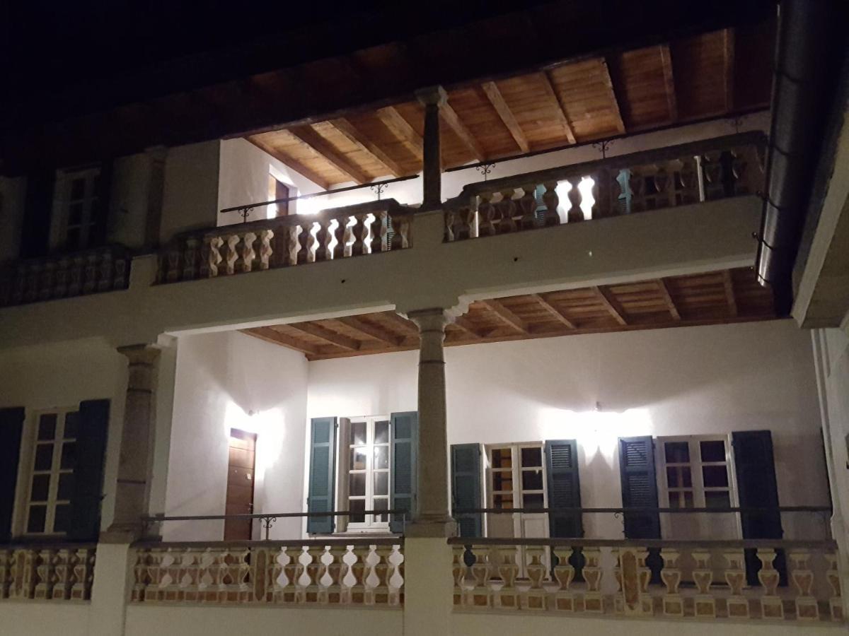 Villa Maghetti - Modernized Flat In Historic Palazzo In The Center Of Luino Exterior photo